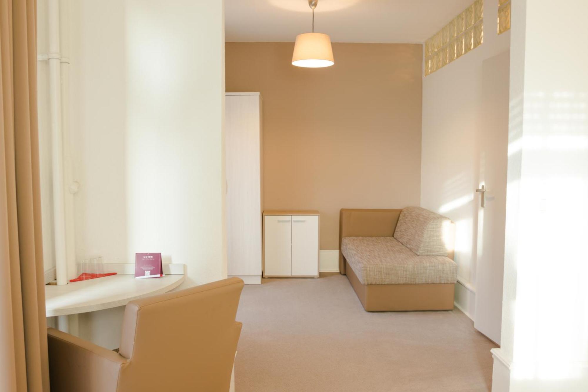 Hotel Luise Bad Bergzabern Bagian luar foto