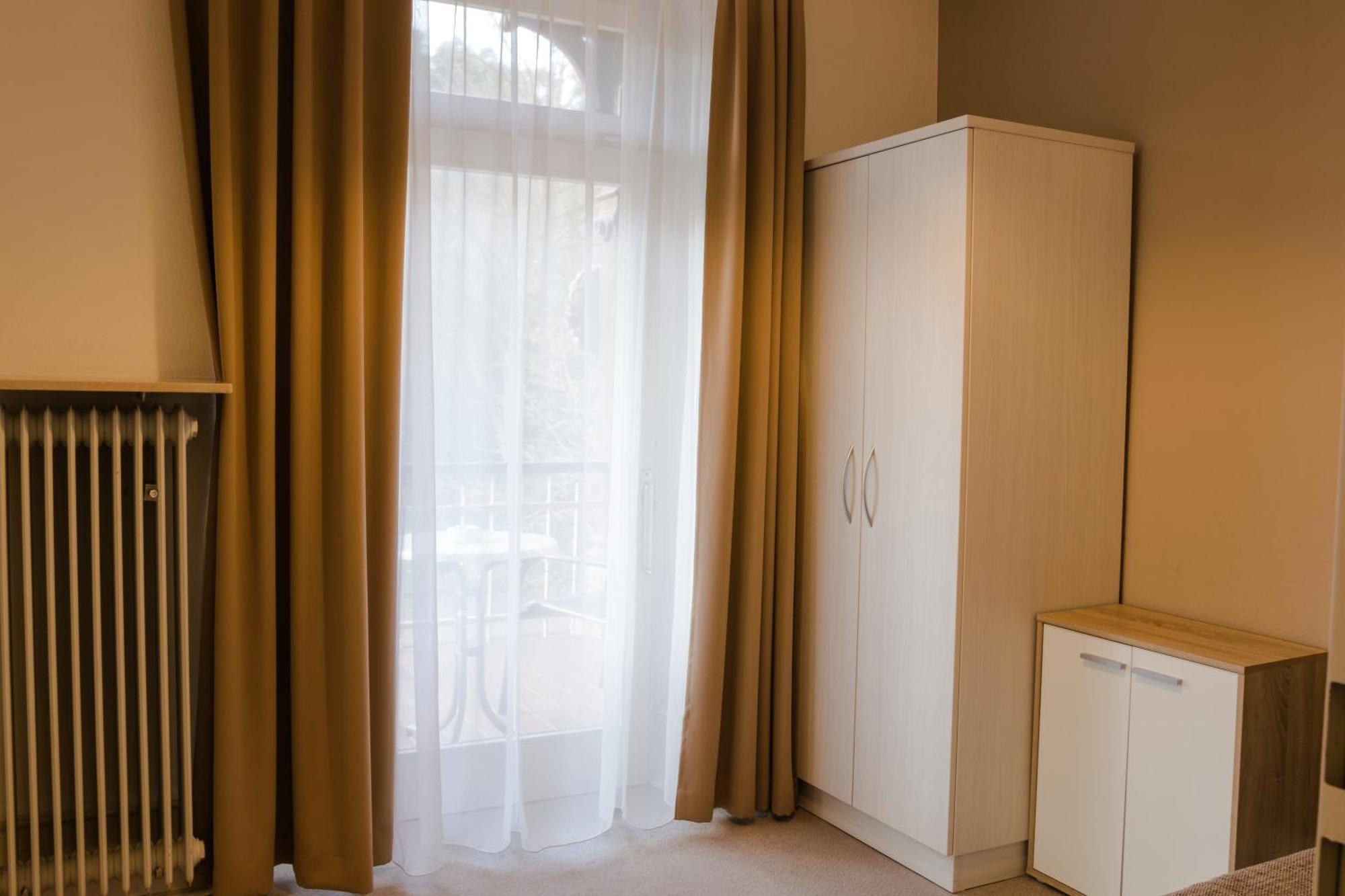 Hotel Luise Bad Bergzabern Bagian luar foto