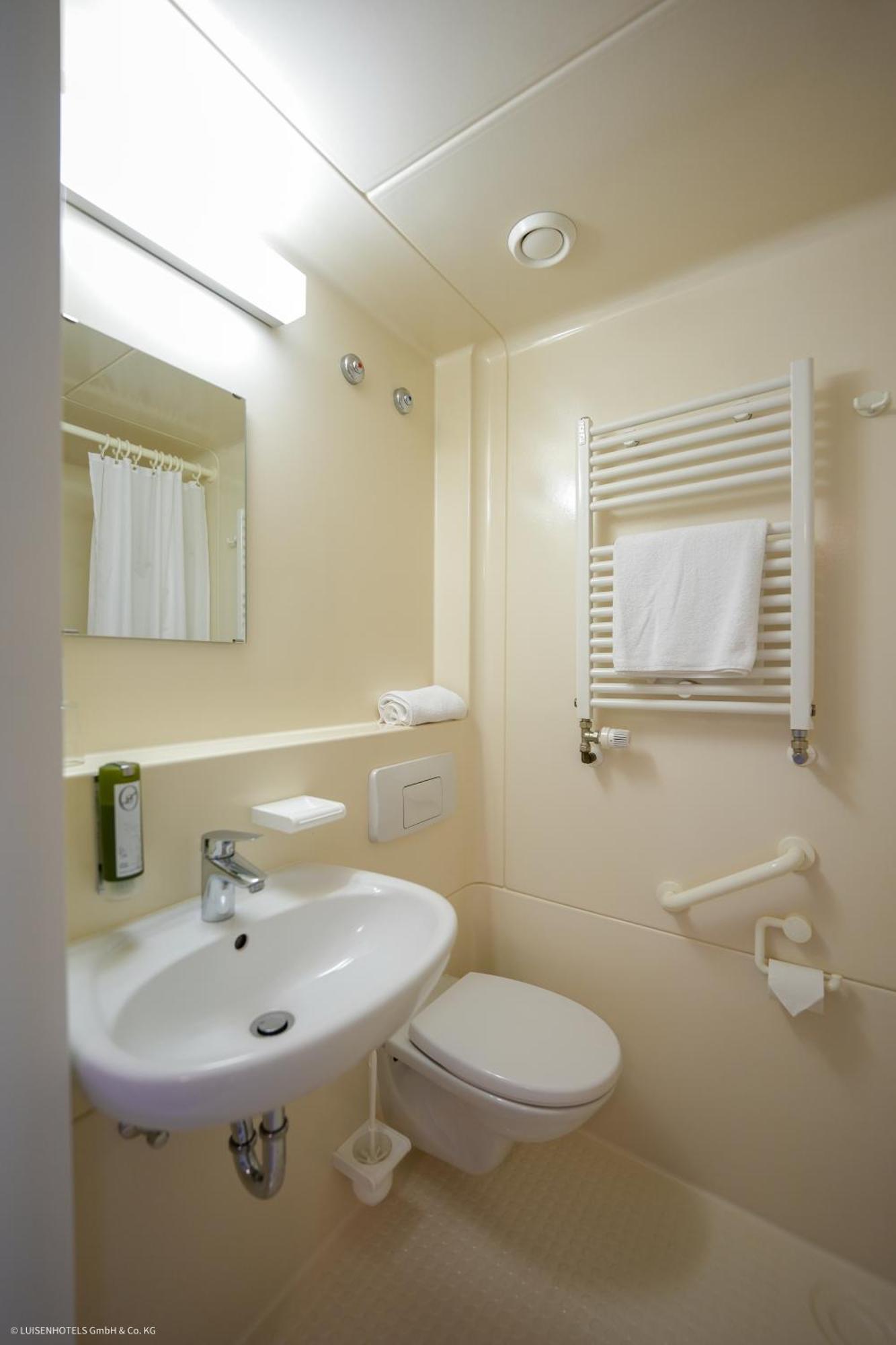Hotel Luise Bad Bergzabern Bagian luar foto