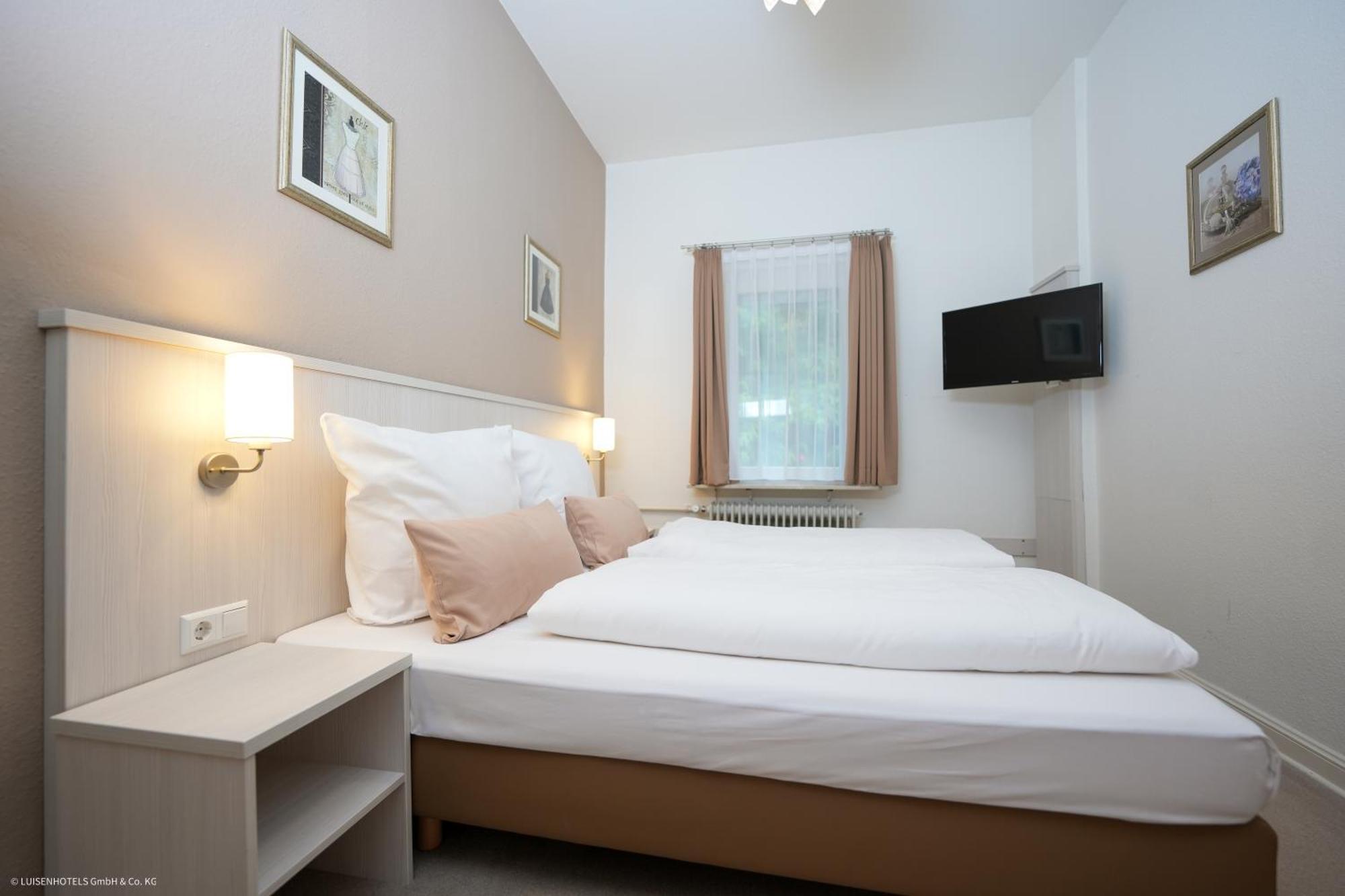 Hotel Luise Bad Bergzabern Bagian luar foto
