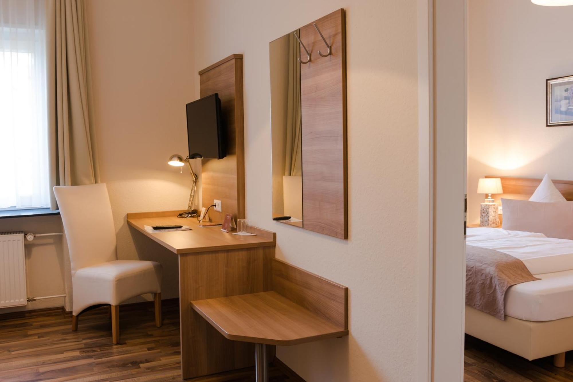 Hotel Luise Bad Bergzabern Bagian luar foto