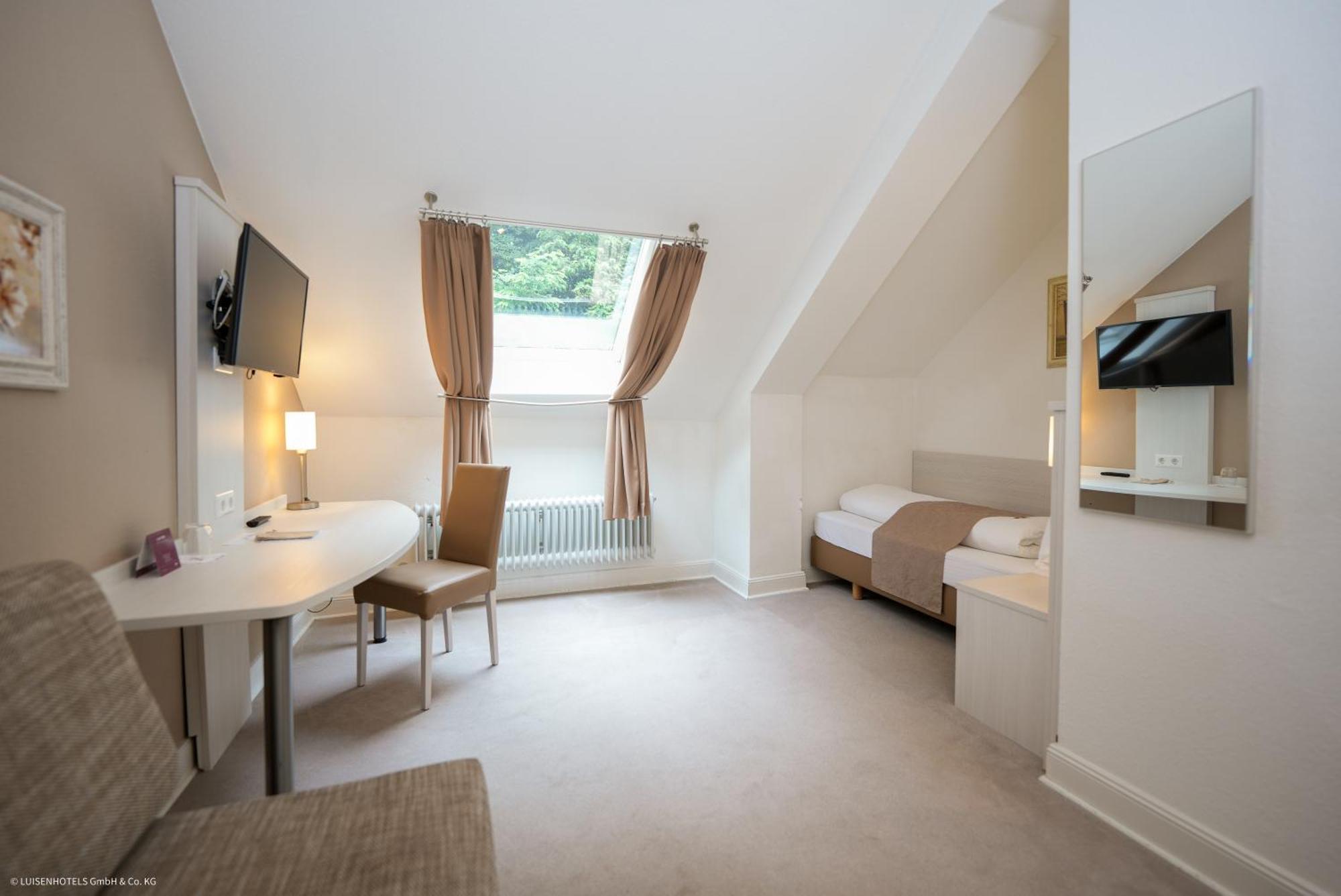 Hotel Luise Bad Bergzabern Bagian luar foto