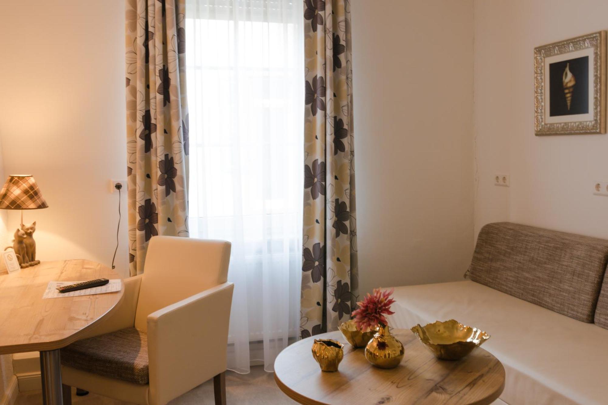 Hotel Luise Bad Bergzabern Bagian luar foto