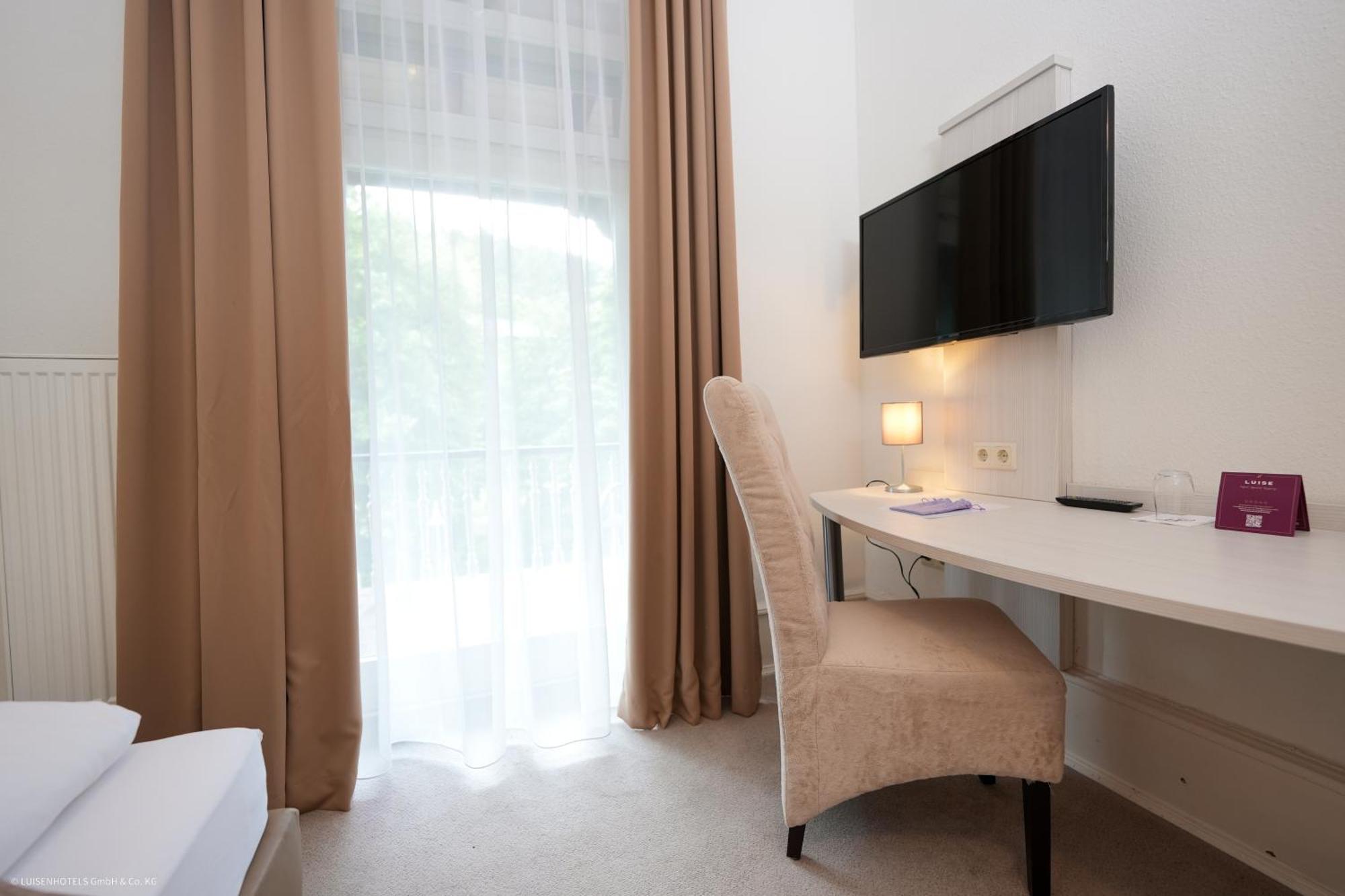 Hotel Luise Bad Bergzabern Bagian luar foto