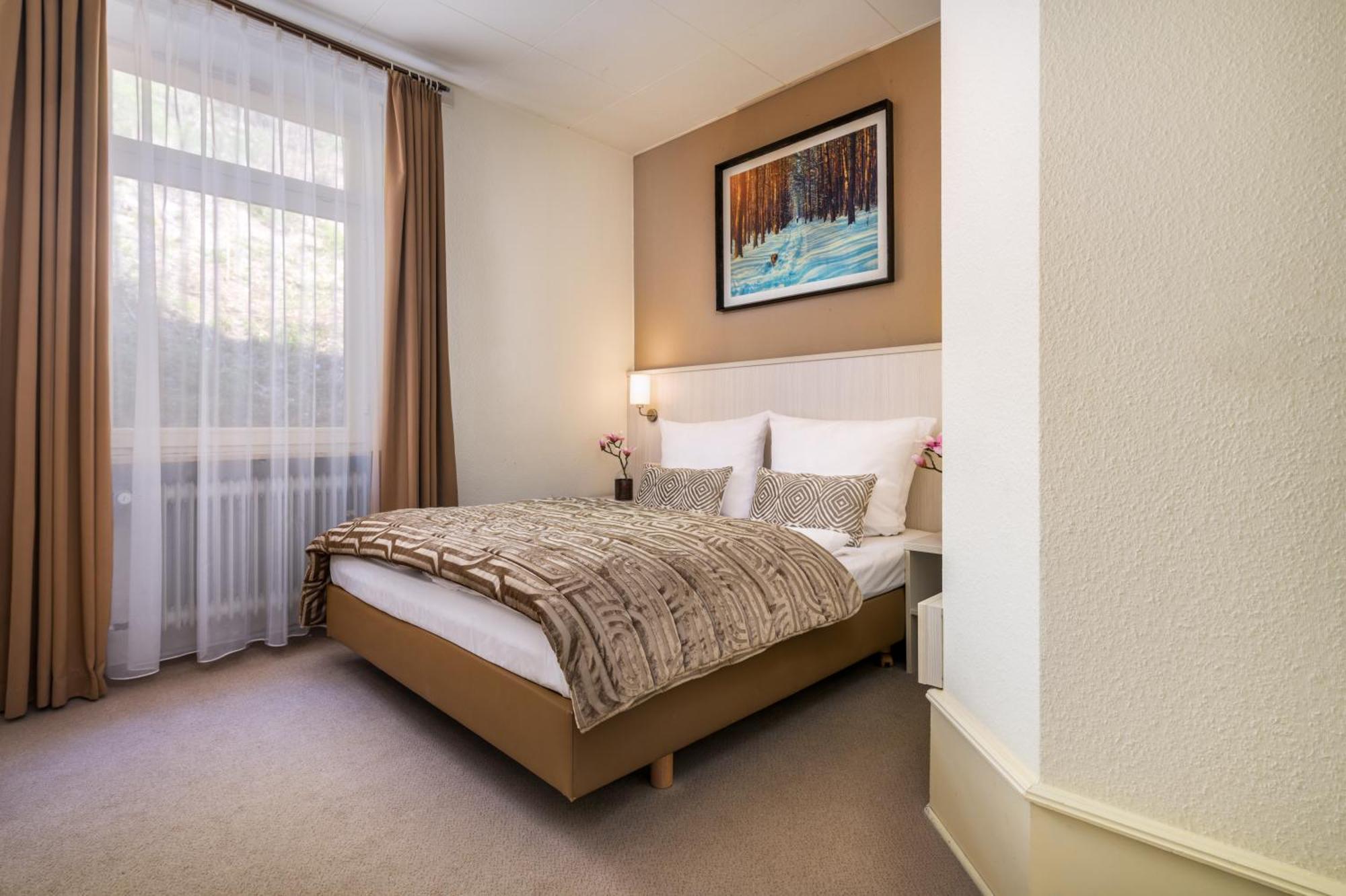 Hotel Luise Bad Bergzabern Bagian luar foto