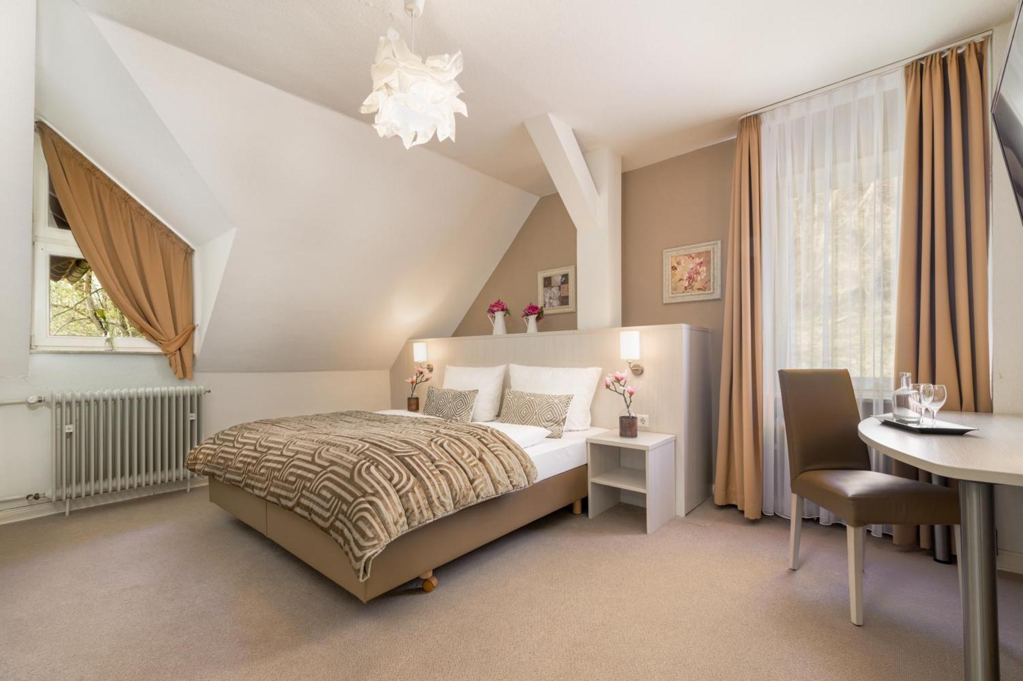 Hotel Luise Bad Bergzabern Bagian luar foto